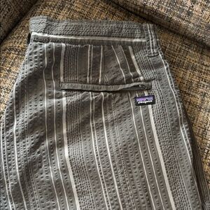 Patagonia Men's Textured Gray shorts size 32